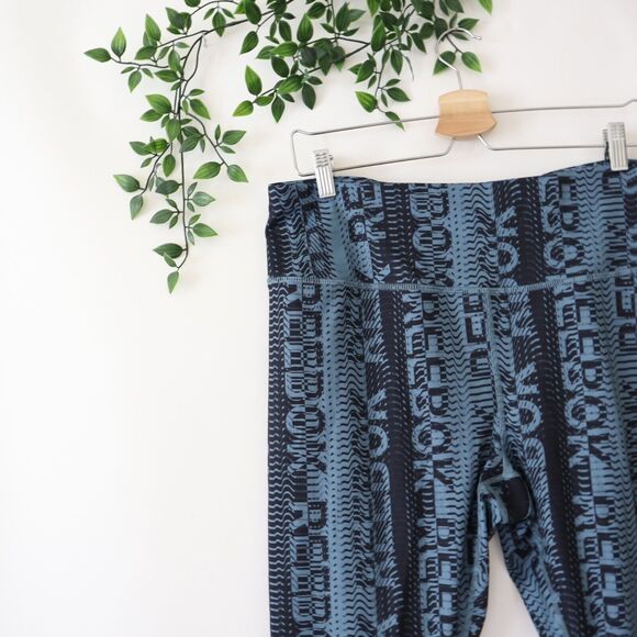 Reebok Blue Black Printed Athletic Fitted Legging Pants Size XL Extra Large - Picture 2 of 4